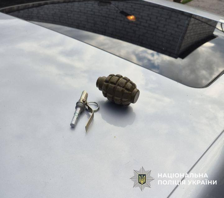 В Киеве задержали мужчину, угрожавшего взорвать гранату
