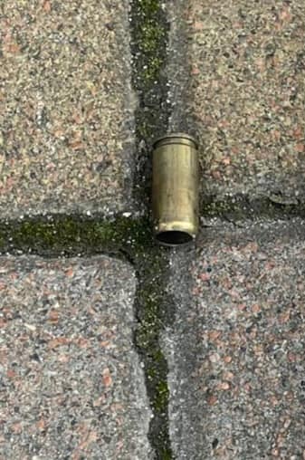 Мужчина устроил стрельбу в Вышгороде 04
