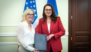 Свириденко і Джулі Девіс