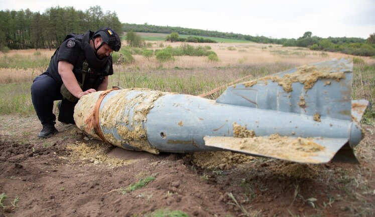 Невзорвавшуюся бомбу КАБ-500 обезвредили в Купянском районе Харьковской области. ФОТО