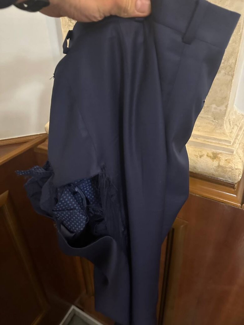 Назвав півнем і порвав штани: у Раді під час розгляду бюджету сталася сутичка між слугою народу Тищенком і нардепом ЄС Гончаренком 02