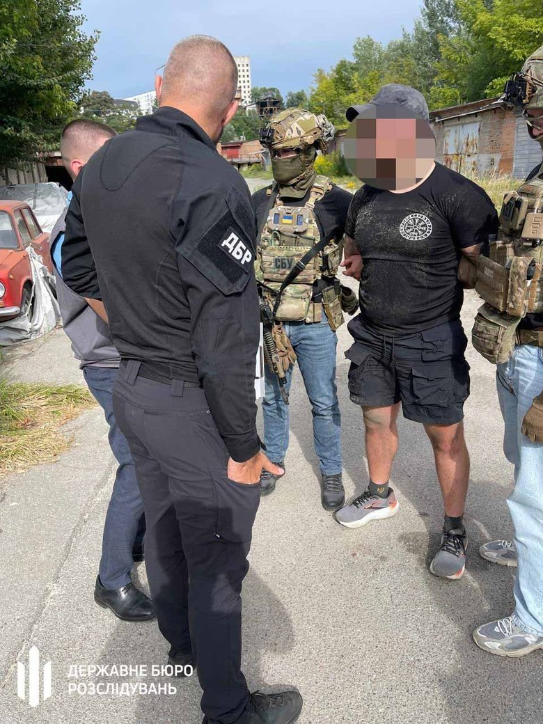 In Kharkiv, a soldier was dealing in weapons