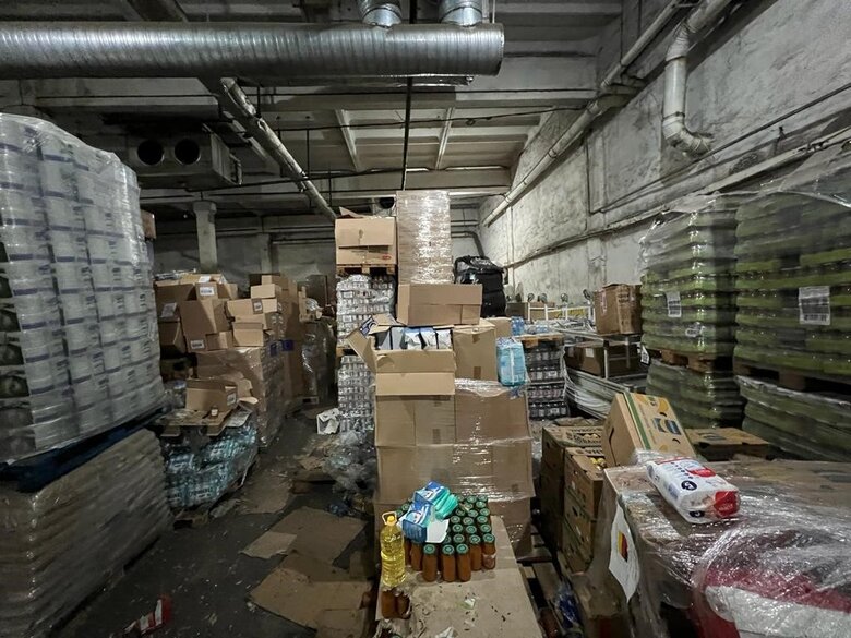 350 tons of rubber aid were blocked in warehouses in Kyiv. Police transferred part of it to AFU and National Guard 01