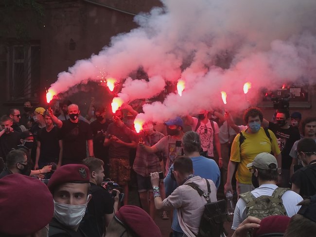На акції на підтримку Стерненка сталися бійки між мітингувальниками і правоохоронцями: є затримані 14