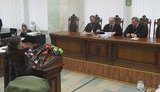 После ходатайств Хмары и Крат о взятии Савченко на поруки суд ушел совещаться. ФОТО