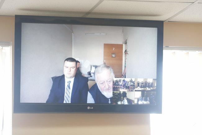Прокуратура фальсифікувала статус підозрюваного, а основна експертиза може виявитися підробленою, - адвокат про справу підрядника Беккера, фірма якого ремонтувала міст у Дніпрі 03