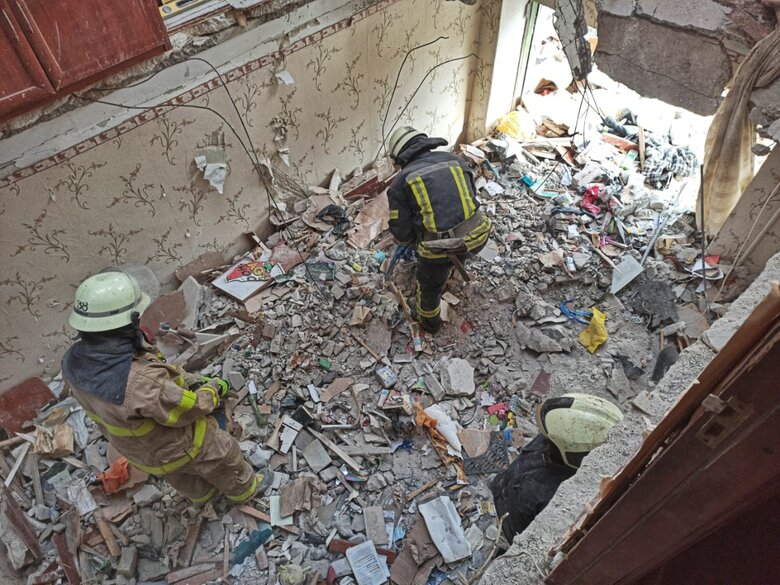 Body of dead man was removed from rubble in Sloviansk, - State Emergency Service 03