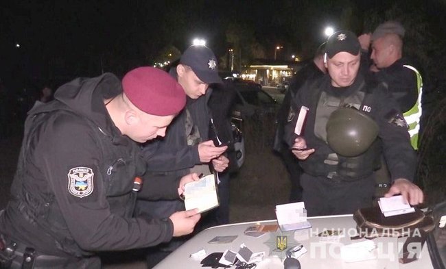 Правоохранители разыскивают мужчину, стрелявшего в полицейских, на столичной Оболони, - Нацполиция 03