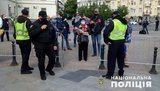 9 мая в Украине прошли 495 мероприятий с участием почти 9 тыс. человек: открыты 4 уголовных производства, составлены 20 админпротоколов, - Нацполиция. ФОТОрепортаж