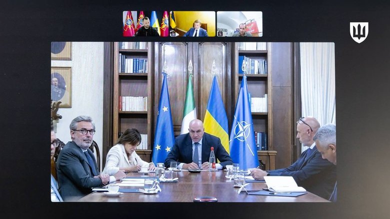 Хмара провів розмову з міністром оборони Італії Крозетто