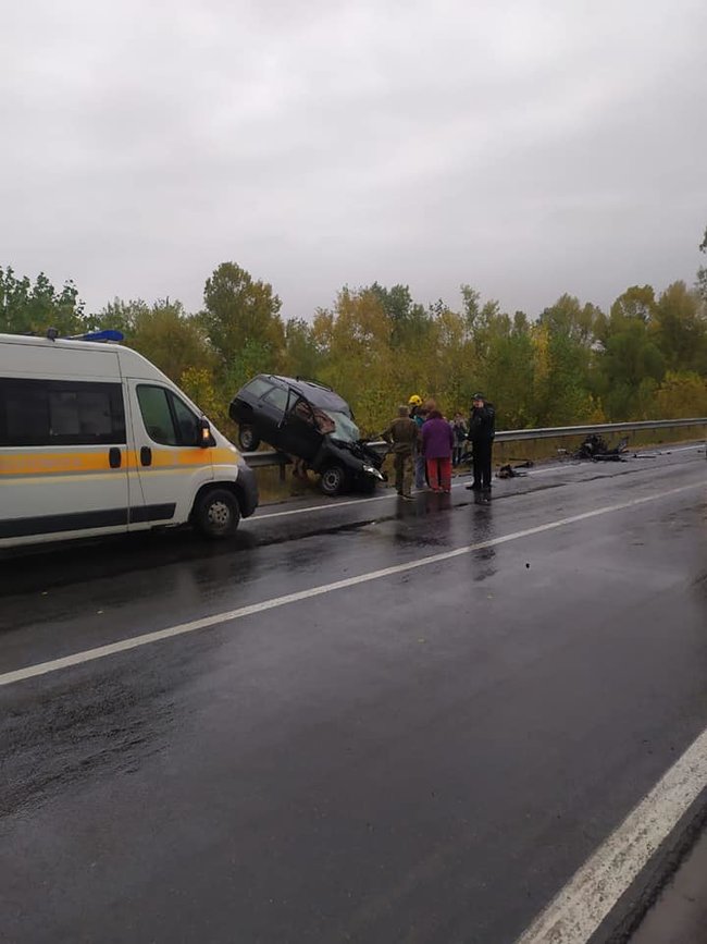 Дві людини загинули, одну госпіталізовано унаслідок ДТП на Чернігівщині, - Нацполіція 01