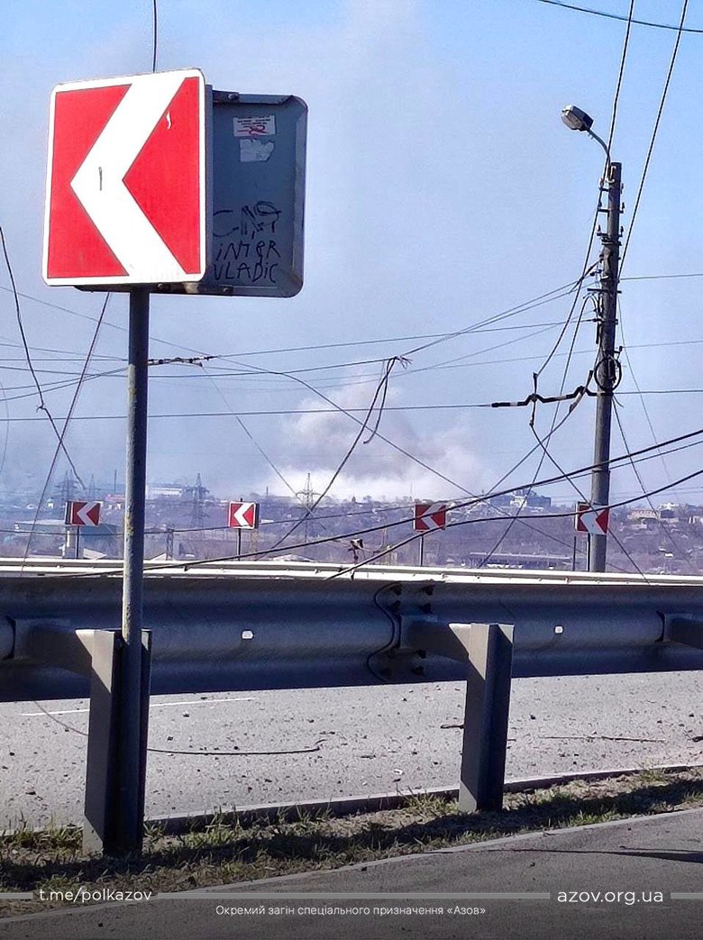 Russian aviation drops two powerful bombs on Mariupol on Tuesday 01