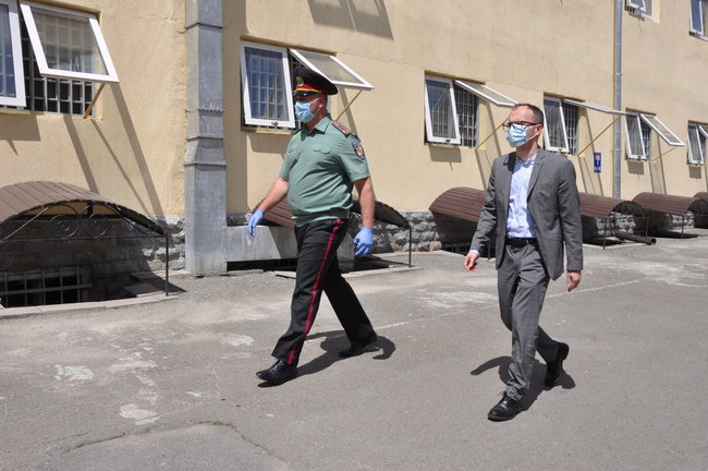 Малюська показав відремонтовані камери в Лукянівському СІЗО 03