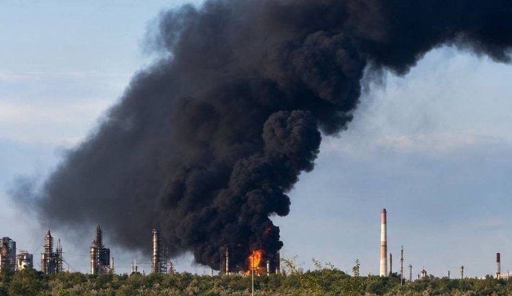 Drone attacks: explosions in Berdiansk and fires in several regions of Russian Federation. VIDEO+PHOTO
