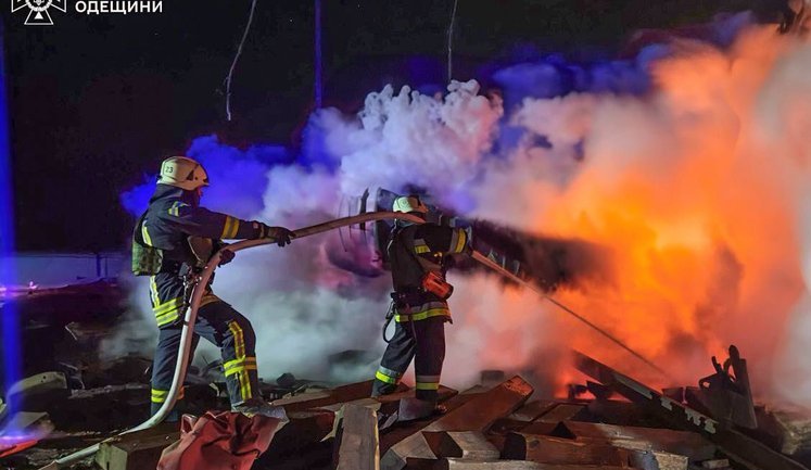 Ворог атакував енергетичну інфраструктуру Одещини: здійнялась пожежа. ФОТО