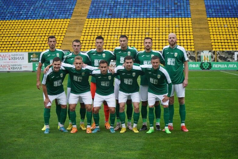 Футболісти Карпат вийшли на матч у футболках із цифрою 80 на честь 80-ї ДШБр 01