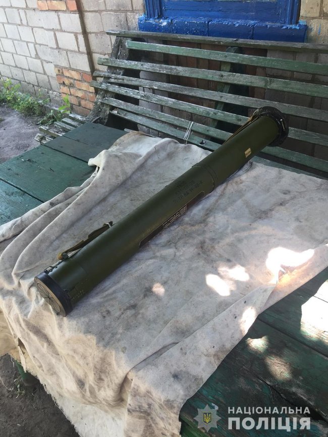 Гранатомет і дві гранати: поліція вилучила зброю у жителя Марганця 01 Гранатомет і дві гранати: поліція вилучила зброю у жителя Марганця 01