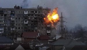 Гуманітарний вантаж має прибути до Маріуполя за дві години, - Зеленський