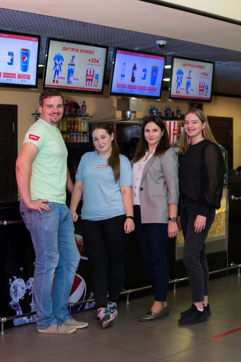 Multiplex показал фото разрушенных войной кинозалов. Фоторепортаж из Мариуполя и других городов 03