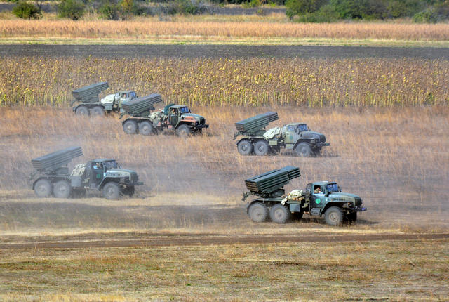 Тактические учения танковой бригады прошли на юге Украины, - Минобороны 04