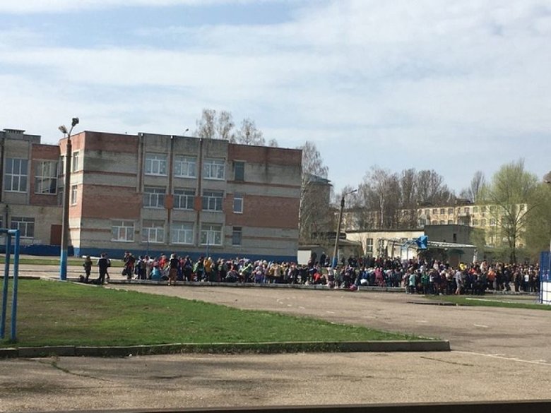 В Брянську евакуювали міську адміністрацію та школи 02