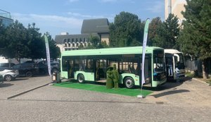 Львівський виробник показав новий вкорочений електробус на 90 пасажирів. ФОТОрепортаж