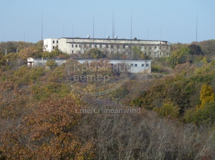 У районі Балаклави спалахнули пожежі біля російських військових об’єктів: були вибухи