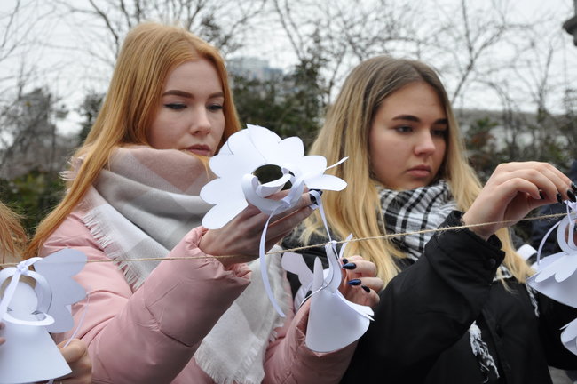 Панахида за Героями Небесної Сотні відбулася в центрі Києва 21