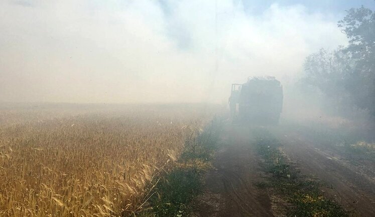 More than 80 hectares of wheat have been burnt because of enemy shelling in Mykolaiv region over past 24 hours, - State Emergency Service. PHOTO