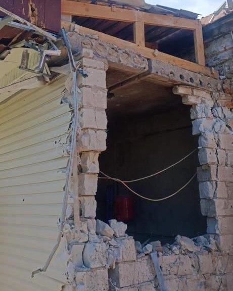 Наслідки обстрілу Сумщини 7 травня: 3 особи поранено, пошкоджено будинки, школу, 2 туристичні бази, ЛЕП та залізничні колії 04