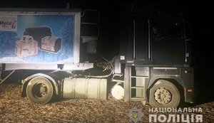 Поліція затримала вантажівку з львівським сміттям у Вінницькій області