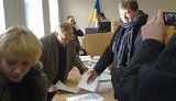 Кузьмину и Пшонке перед камерами вручили повестки в американский суд. ФОТО+ВИДЕО