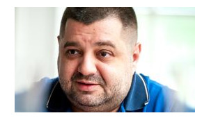 "Петро Олексійович не може взяти чарівну паличку і надсилати промінчики - той сюди, той сюди". Інтерв'ю з Олександром Грановським