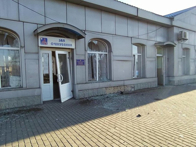 Окупанти обстріляли залізничну станцію Очеретине на Донеччині 01