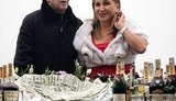 Черновецкий подарил жене Довгого $1 миллион