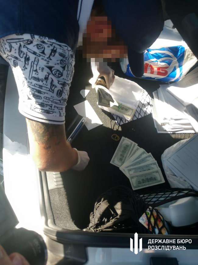 Прокурор Бердянской окружной прокуратуры задержан на взятке в 25 тыс. долларов, - ГБР 04 Прокурор Бердянской окружной прокуратуры задержан на взятке в 25 тыс. долларов, - ГБР 04