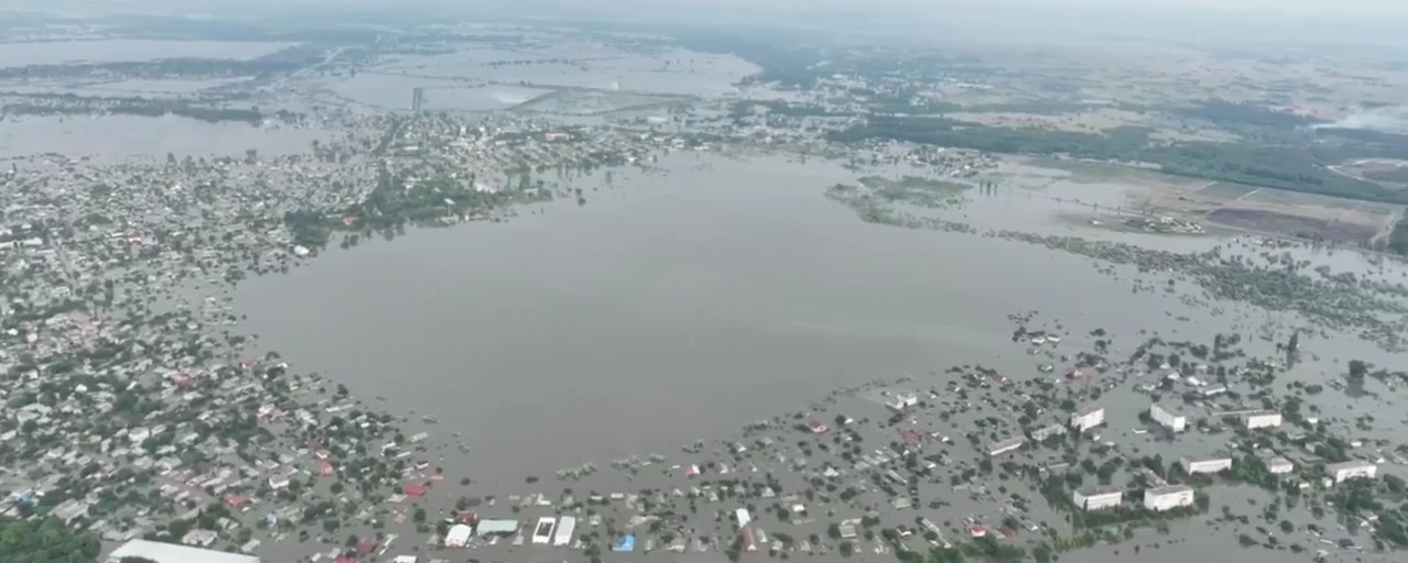 18 тонн воды от Детского фонда получила Голая Пристань