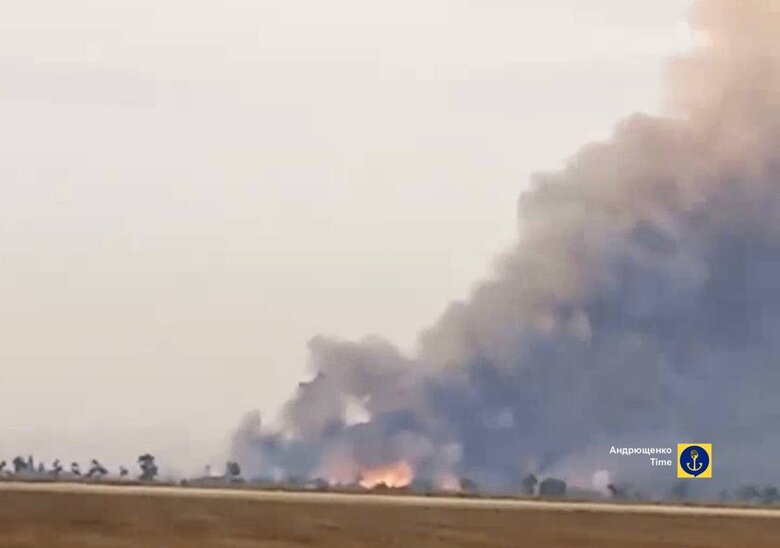 Зранку під Генічеськом лунають потужні вибухи: детонують боєприпаси окупантів, - Андрющенко 05