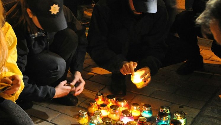 "Запали свічку"- в Киеве состоялась акция памяти павших защитников Украины. ВИДЕО+ФОТОрепортаж