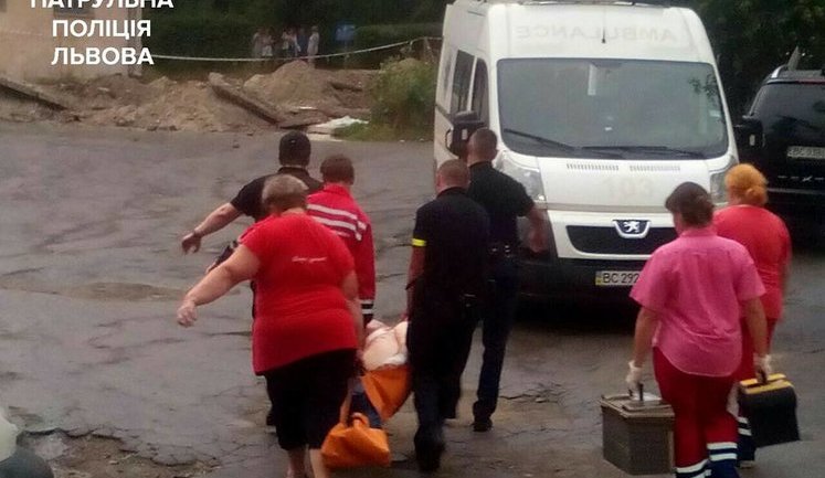 У пацієнта в руках був закривавлений шматок скла, газ не діяв, - стали відомі деталі штурму психлікарні у Львові