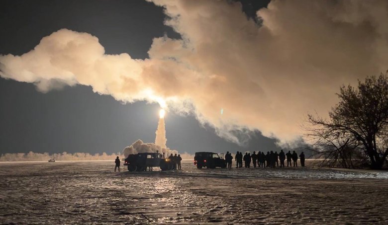 Момент запуску української ракети FP-5 Фламінго