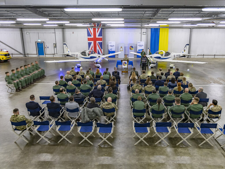 підготовка льотчиків у Британії
