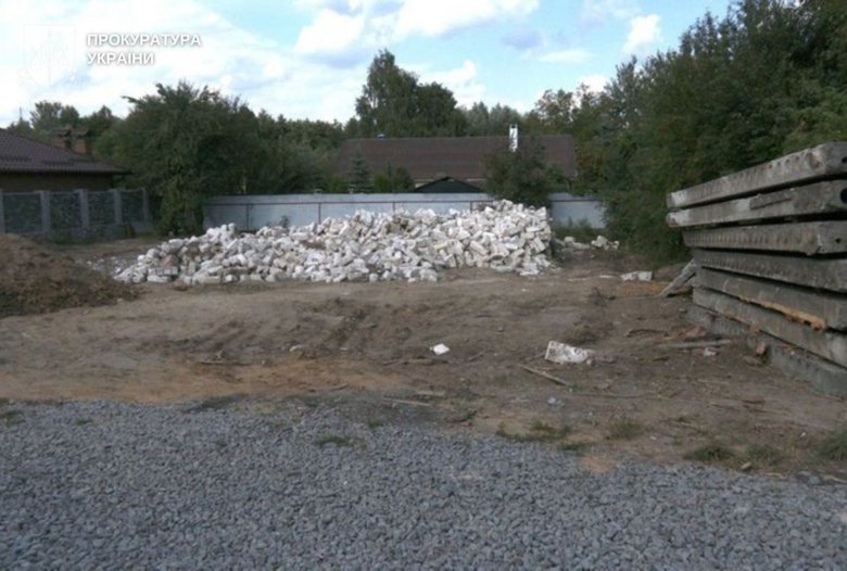 Шахраї продали землю військового Савчука: справа вже в суді