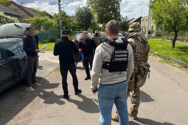 На Закарпатті викрили канал незаконного переправлення чоловіків до ЄС xtiqzhidzxidruzrz