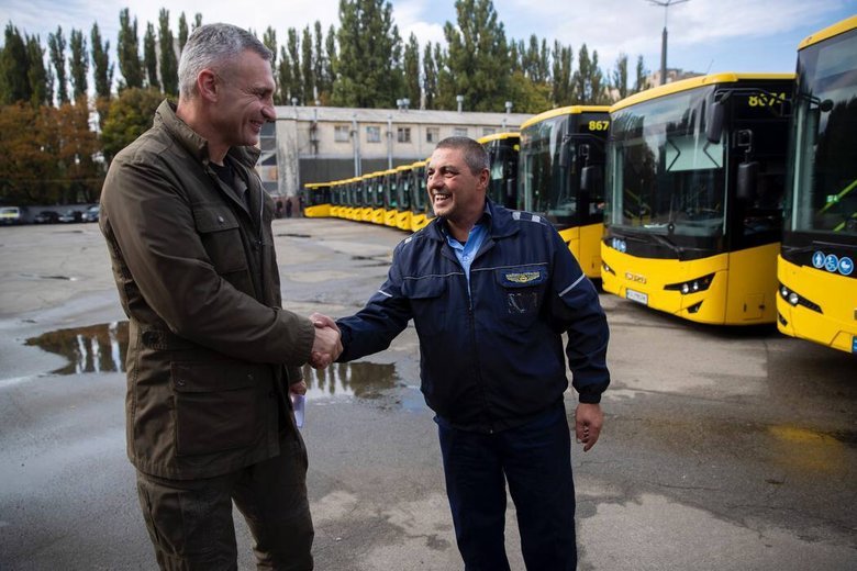 Київ отримав 30 нових автобусів за кошти ЄІБ