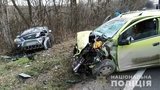 Чотири людини, зокрема троє дітей, постраждали внаслідок зіткнення двох автомобілів на Буковині, - поліція. ФОТОрепортаж