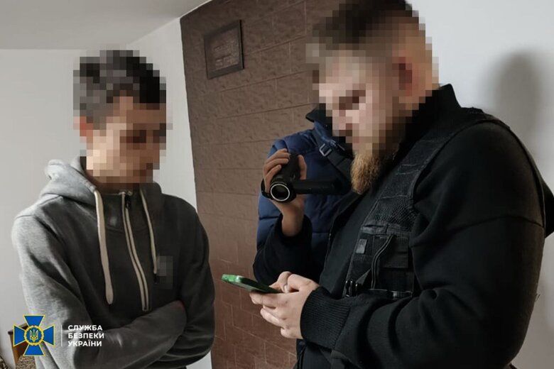 Затримано двох коригувальників, які наводили ракети в трьох областях