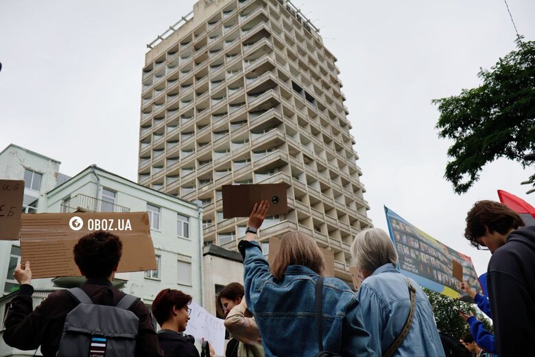 Неподалік Ради зібрався мітинг щодо НАБУ та САП Що відомо