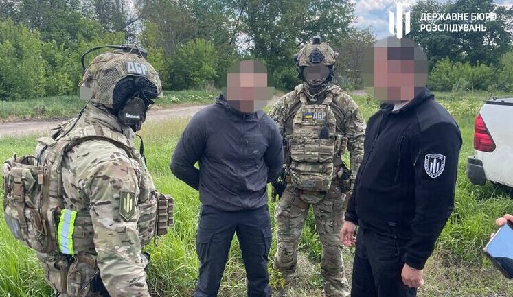 Затримано військовослужбовця, який намагався продати крадену зброю на понад 1,7 млн грн, - ДБР. ФОТО