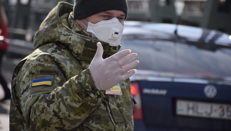 За добу прикордонники провели температурний скринінг понад 125 тисяч осіб, у двох діагностували ГРВІ, - ДПСУ. ІНФОГРАФІКА